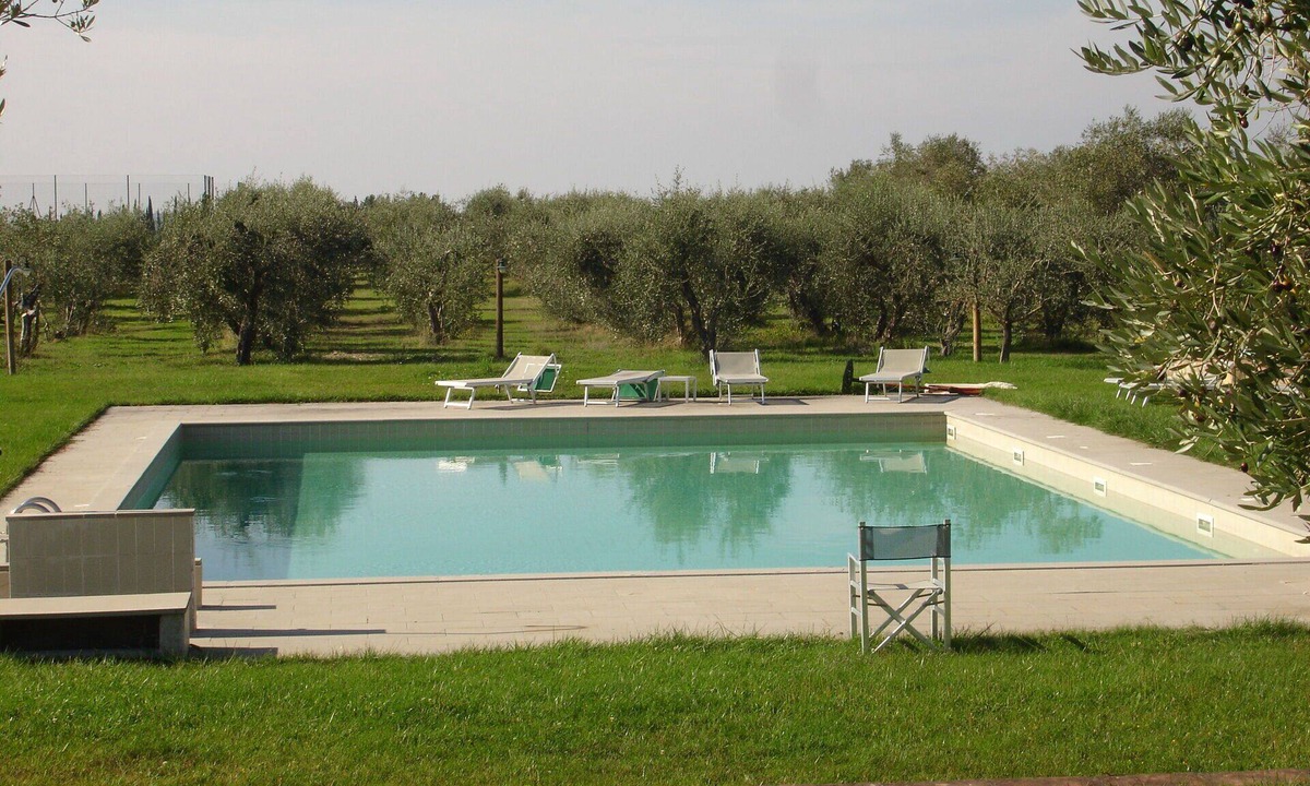 Tavarnelle Val di Pesa Apartment | Apartment with A/C, WIFI, pool, TV, patio, pets allowed, panoramic view, close to Greve In Chianti