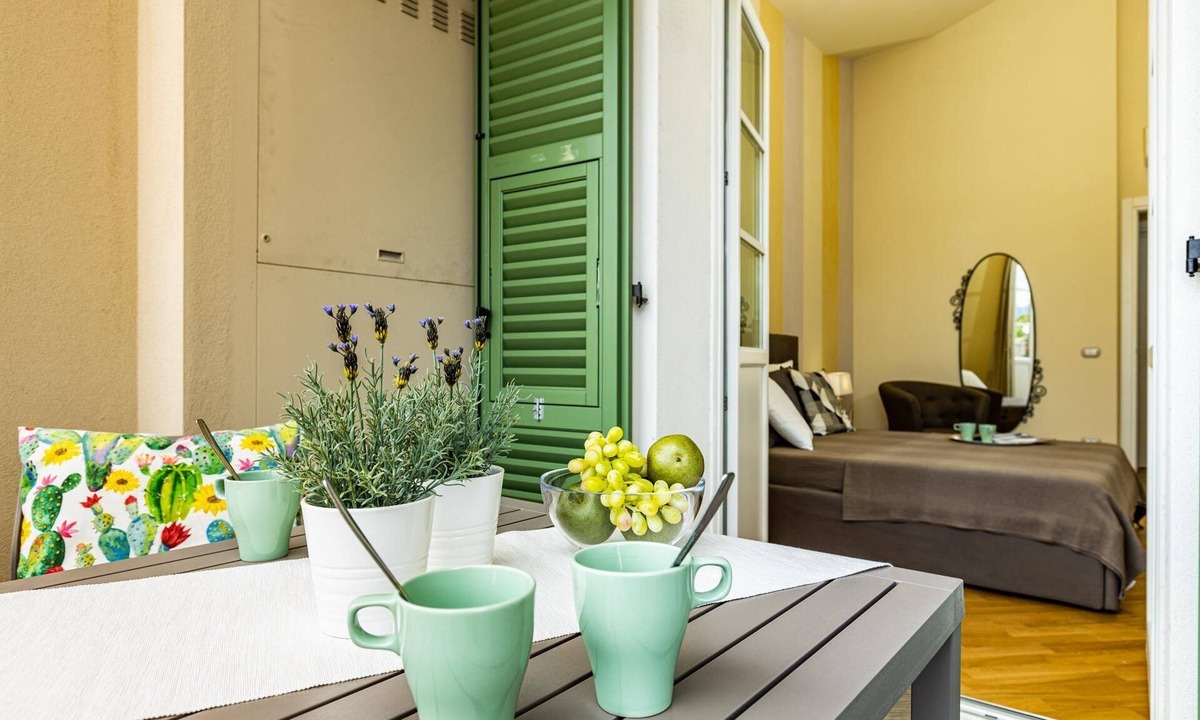 Lucca Historical Center Condo | Apartment with all conforts, wifi + parking + elevator + AC and terrace