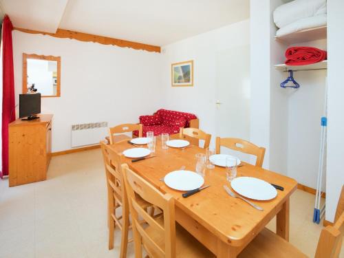 Termignon Apartment | Apartment with balcony for 6 people