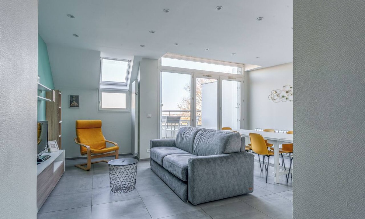 Saint-Avertin Apartment | Apartment with Cher river view, 4/6 people, south Tours + parking and terrace
