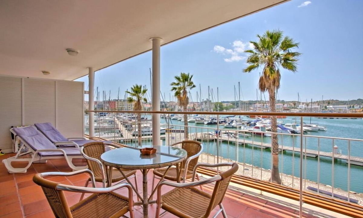 Lagos City Center Apartment | Apartment With Large Terrace Overlooking The Boats
