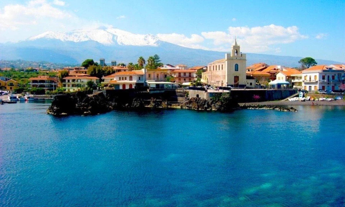 Stazzo Apartment | Apartment with parking a few steps from the sea between Catania, Etna and Taormina