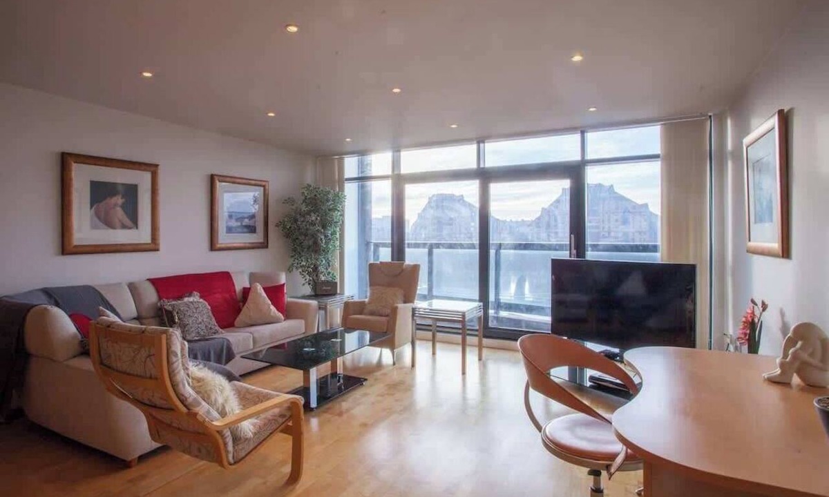 Finnieston Apartment | Apartment with river view, next to hydro