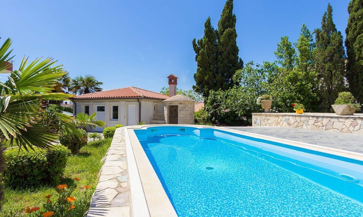 Medulin Apartment | Apartment with separate entrance and pool