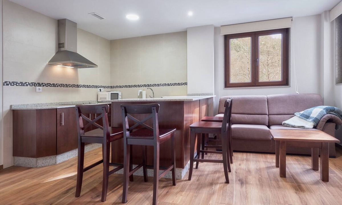 Cecos Apartment | Apartment with Shared Garden and WIFI Valle del Ibias 1 Left