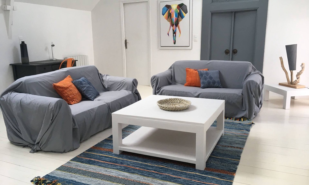 Arradon Apartment | Apartment with small garden in stone house