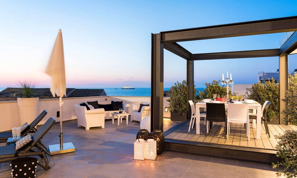 Trapani City Centre Apartment | Apartment with terrace in the centre, 300 metres from the beach, Trapani
