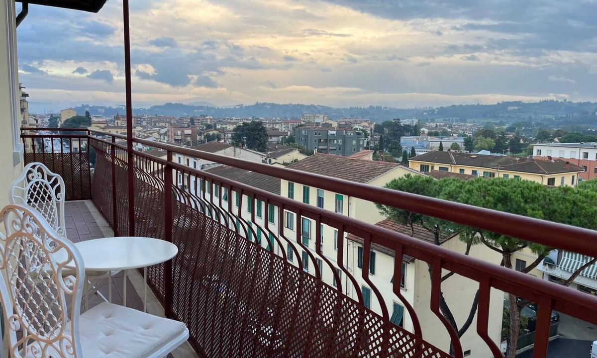 Isolotto Bed & Breakfast | Apartment with two spacious rooms, a bathroom and a kitchen with a balcony.