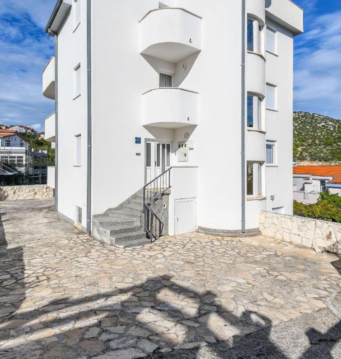 Marina Apartment | Apartments Jakov