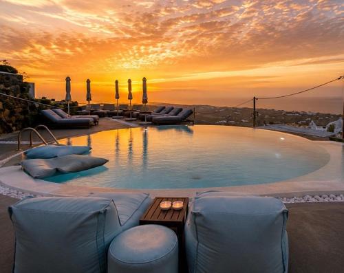Finikia Hotel | Aperanto Suites