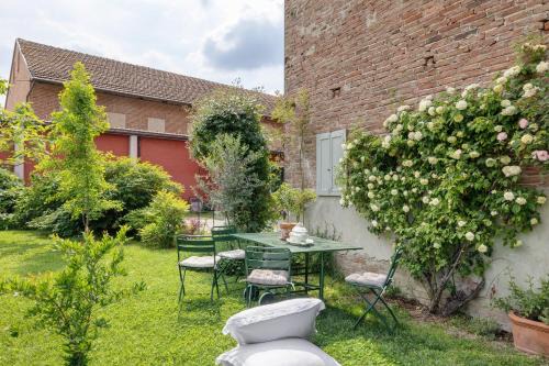 Castellinaldo Apartment | Aperegina