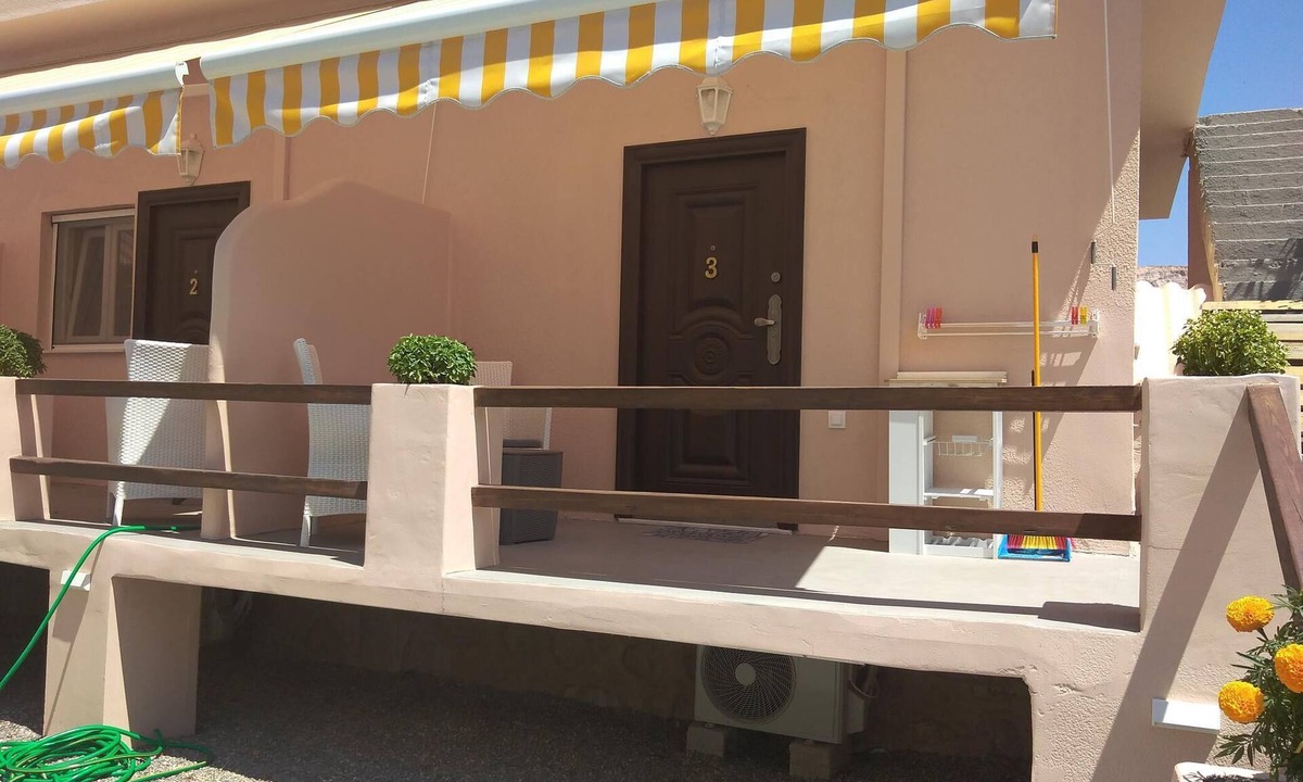 Kini House | Aphrodites Apartments