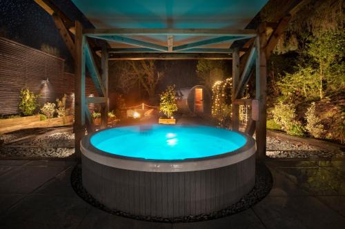 Bowness-on-Windermere Hotel | Aphrodites Group - Luxury Hot Tub Suites in Central Lake District!