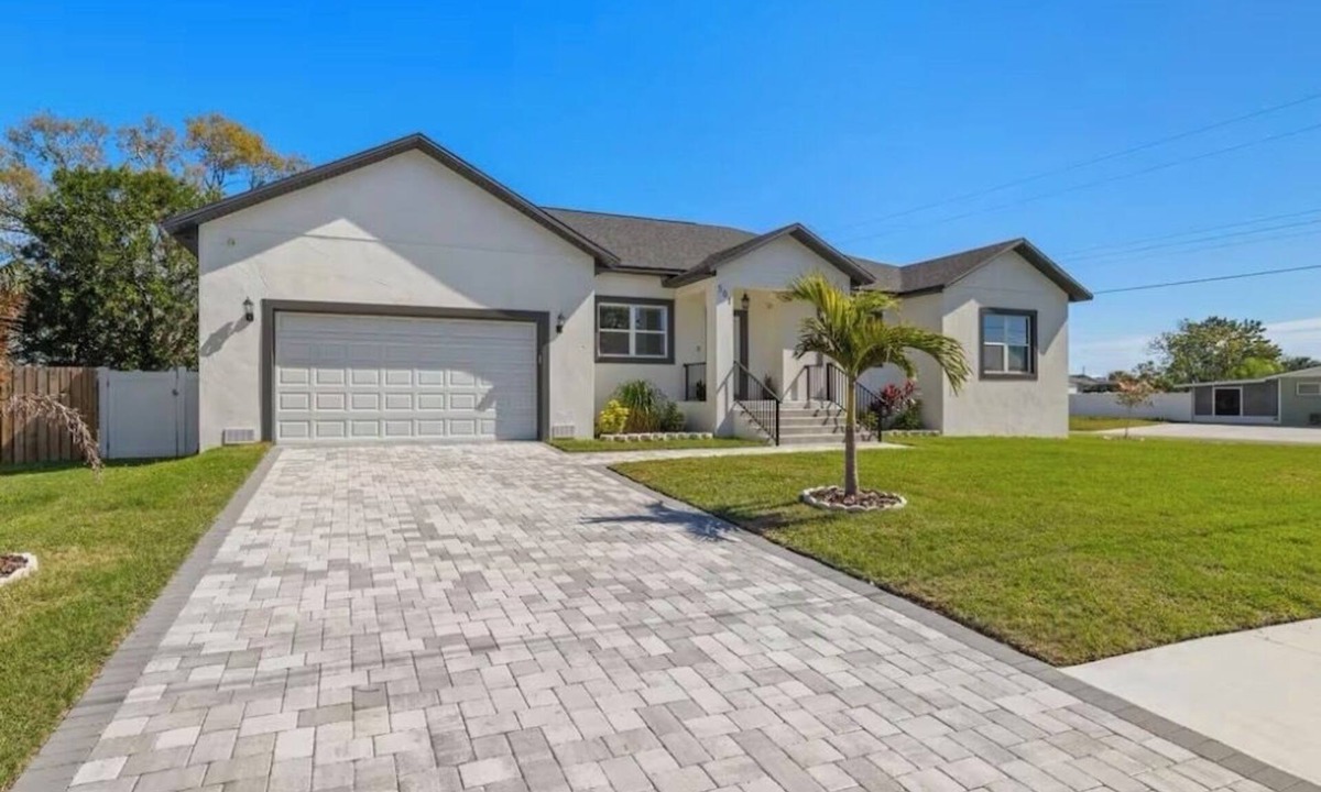 Apollo Beach House | Apollo Beach Gem