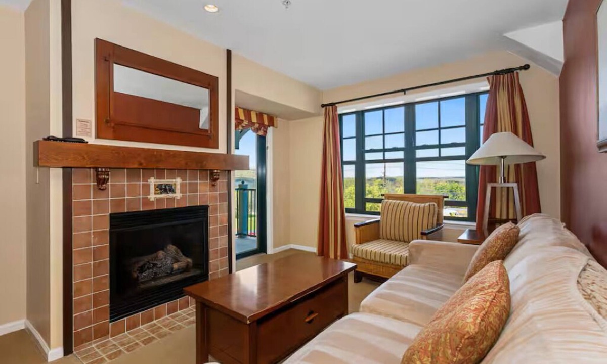 Vernon Condo | Appalachian Hotel: LARGE 1 BEDROOM @ Mountain Creek, Pool, hot tub, ski, retreat