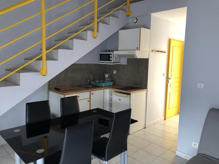 Salon-de-Provence Apartment | Appart Hotel Acadien