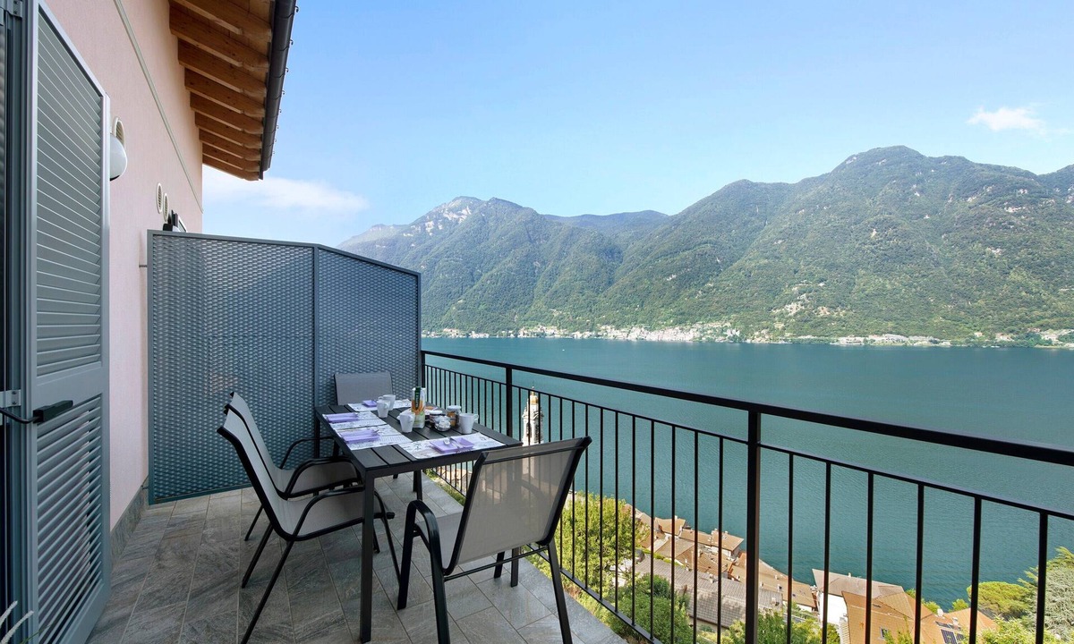 Nesso Apartment | Appartamento "7 Il Tornante" with Lake & Mountain Views, Wi-Fi, A/C & Balcony
