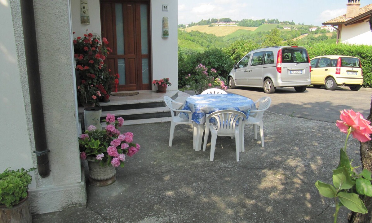 Salsomaggiore Terme Apartment | Appartamento con Splendida Vista Sulle Colline, Parcheggio e Giardino