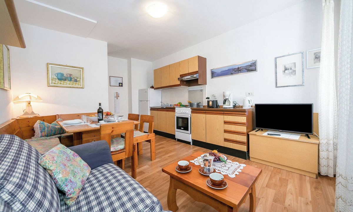 Torbole sul Garda Apartment | Appartamento Miorelli 2, Torbole sul Garda, Italy