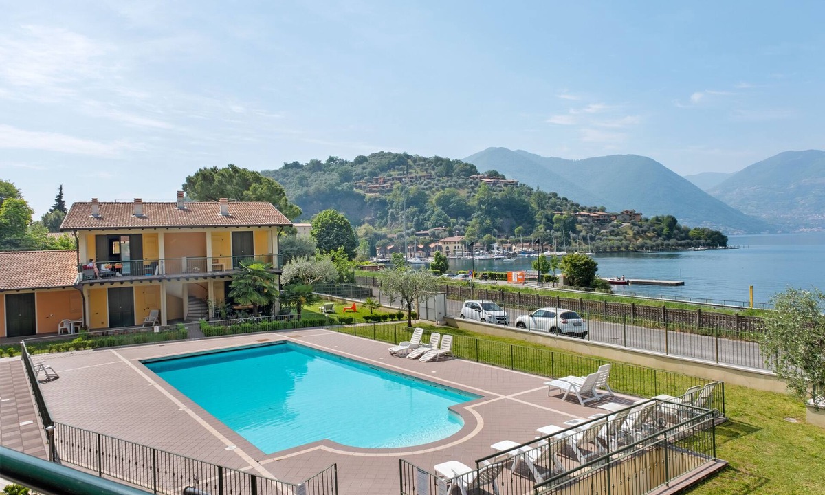 Sulzano Apartment | Appartamento Leone - One Bedroom Apartment, Sleeps 4
