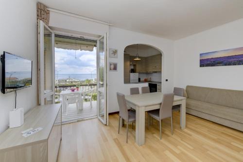 Moniga del Garda Apartment | Appartamento Martina