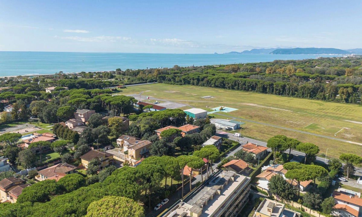 Cinquale Apartment | Appartamento Residence Henderson by Interhome