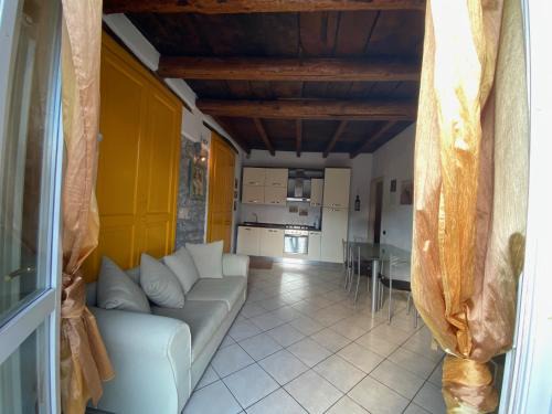 San Fedele Intelvi Apartment | Appartamento tra i laghi di Como e Lugano