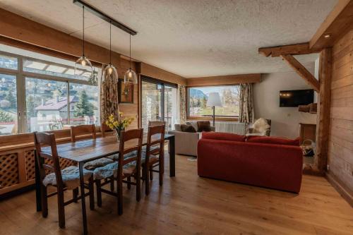 Demi-Quartier Apartment | appartement 103m2 près de Megève, face à télécabine la Princesse,2 chambres , garage, local à ski