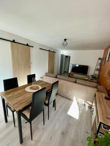 Montalieu-Vercieu Apartment | Appartement Centrale Confort