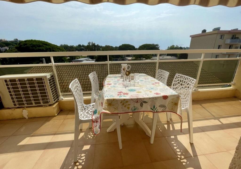 Cavalaire-sur-Mer Apartment | Appartement climatisé 2 pièces cabine, 4 couchages, proche plage et centre, Cavalaire-sur-Mer - FR-1-226B-171