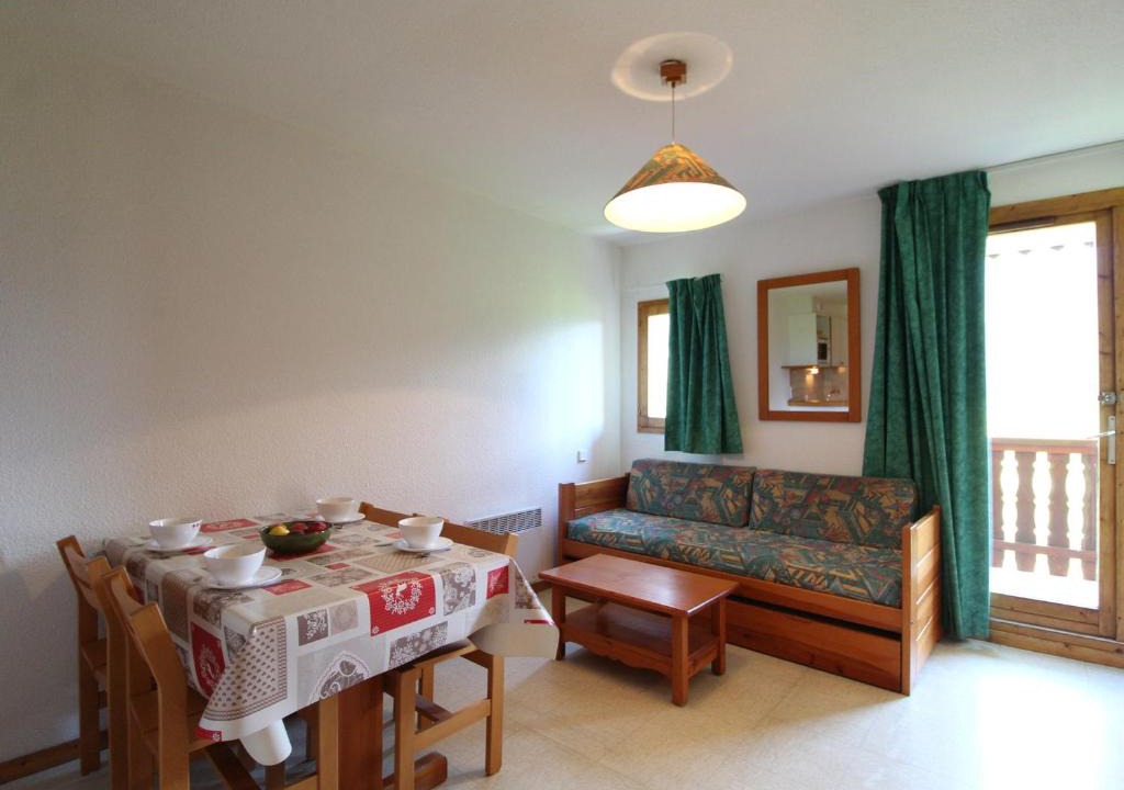 Termignon Apartment | Appartement cosy 4 pers au pied des pistes, balcon et Wifi - FR-1-508-128