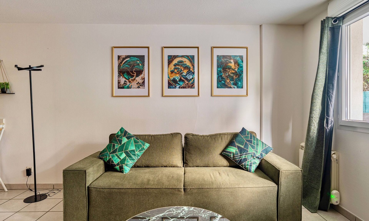 Ville-la-Grand Apartment | Appartement entier à 5’ de la Gare d’Annemasse - Geneva, Comfortable 50 sqm Appartment
