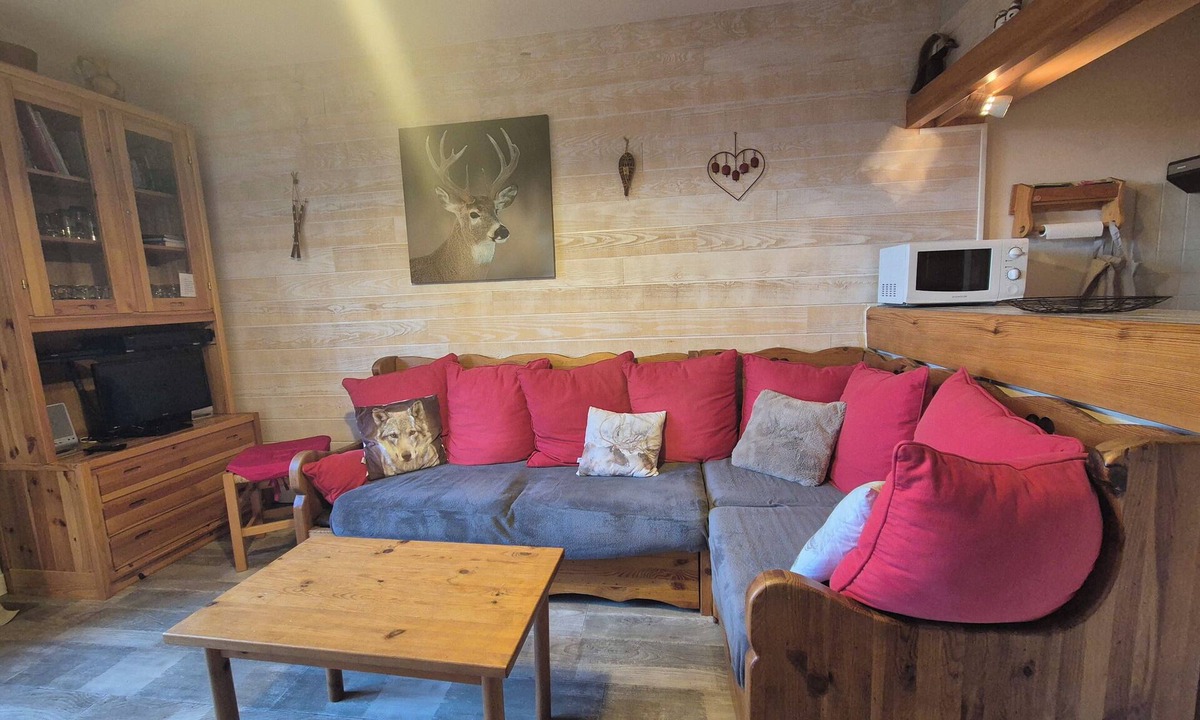 Montcel Apartment | Appartement familial au Revard – Vue imprenable et accès direct aux pistes