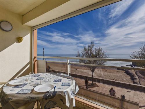 Le Grau-dʼAgde Apartment | Appartement T2 Cabine en Front de Mer avec Terrasse à Agde - 5/6 Couchages - FR-1-423-191