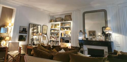 Beauvais Apartment | Appartement type parisien 75m²