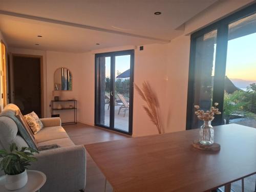 Orcier Apartment | Appartement vue exceptionnelle et piscine