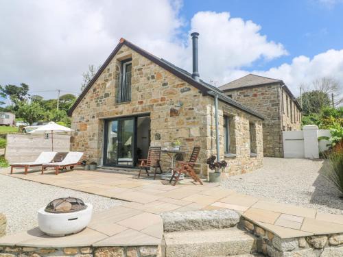 Chysauster House | Apple Blossom Barn