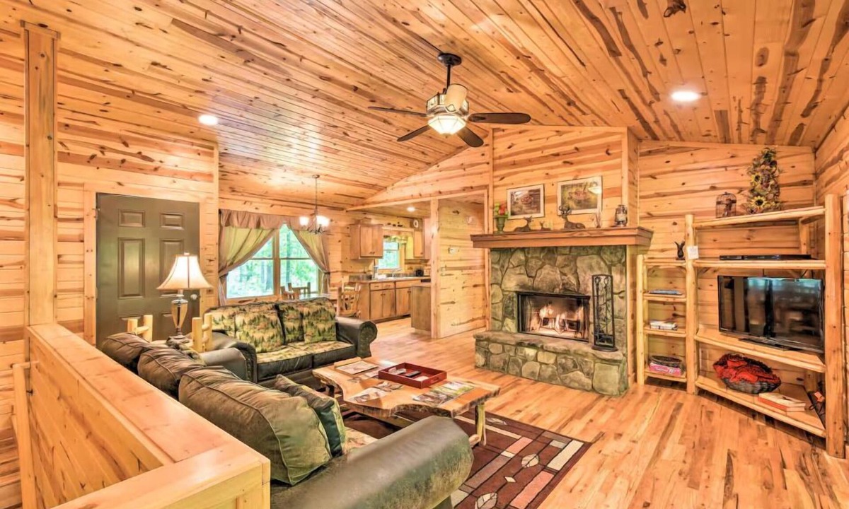 Helen Cabin | Apple Dumpling 1/1! Pool Table!