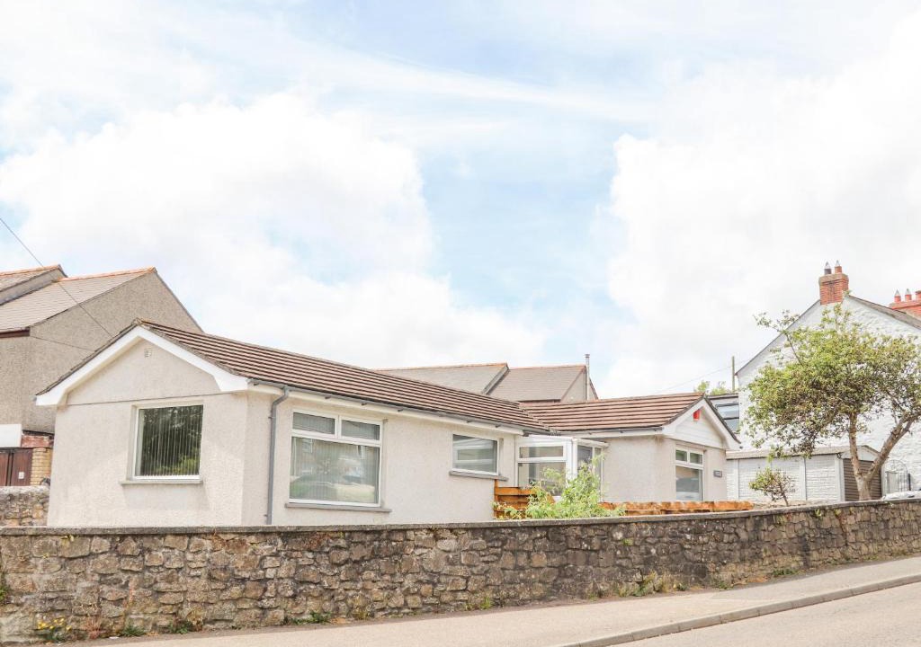 Lanner House | Apple Tree Bungalow