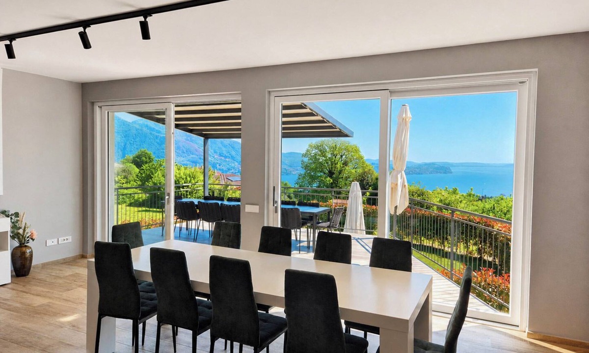 Cresseglio Apartment | Approx. 190 m² 6-room house unit with terrace and whirlpool