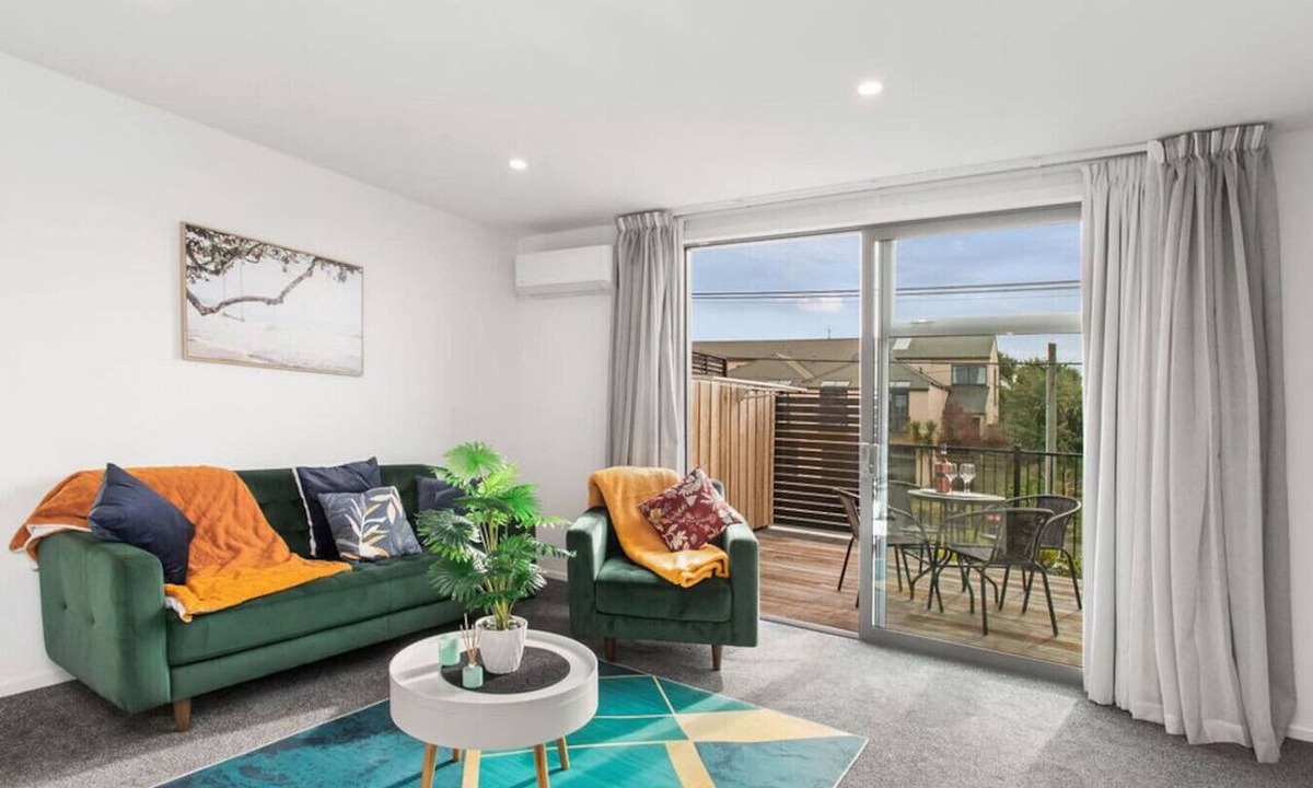 Linwood Apartment | Appt 2 on Armagh 2Bdrm 2 Bthrm Free Park
