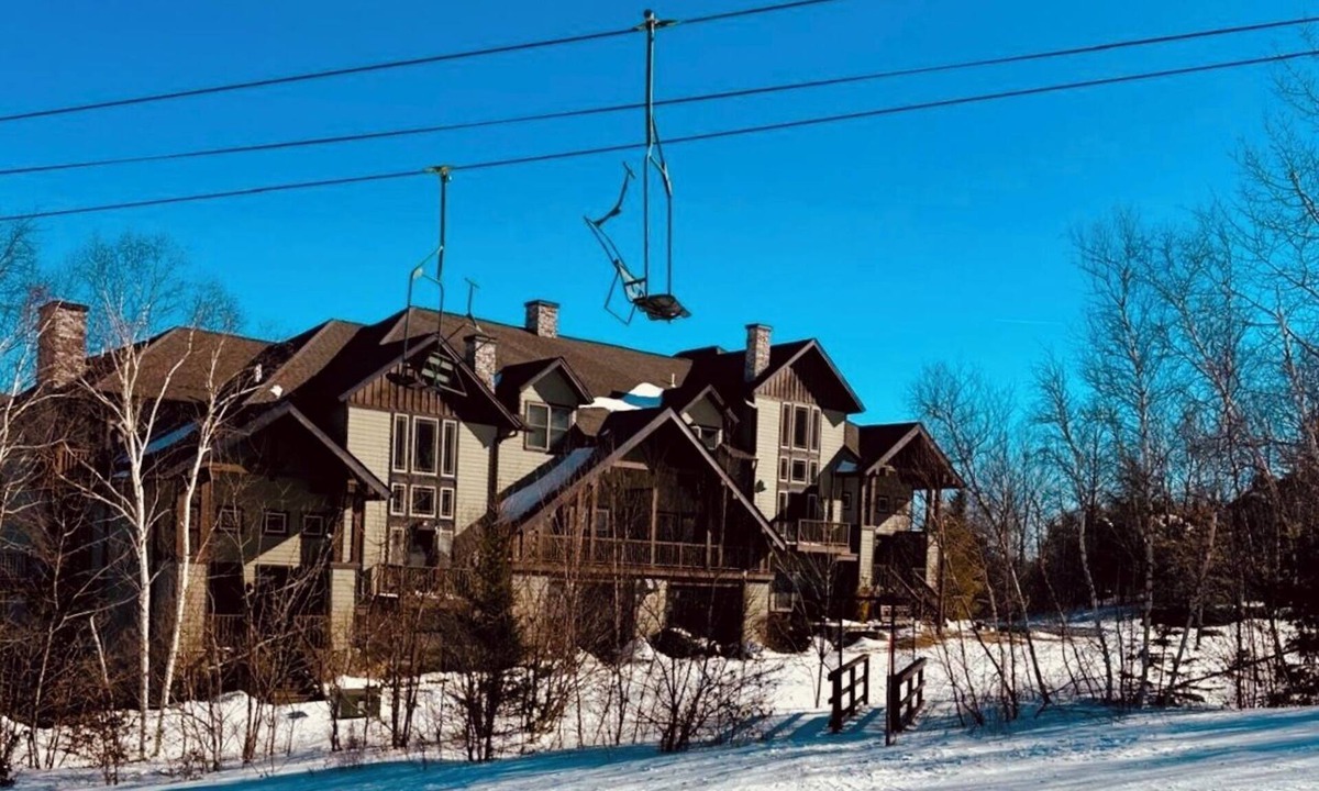 Hunter Condo | Apres Ski Luxury SKI-IN/OUT HUNTER MOUNTAIN Slopeside STEPS to Ski School Lodge!