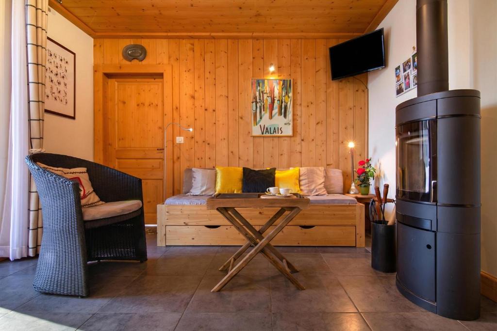 Montroc Apartment | Apt Arsene2 Mont Blanc view for 5 next to ski - Happy Rentals