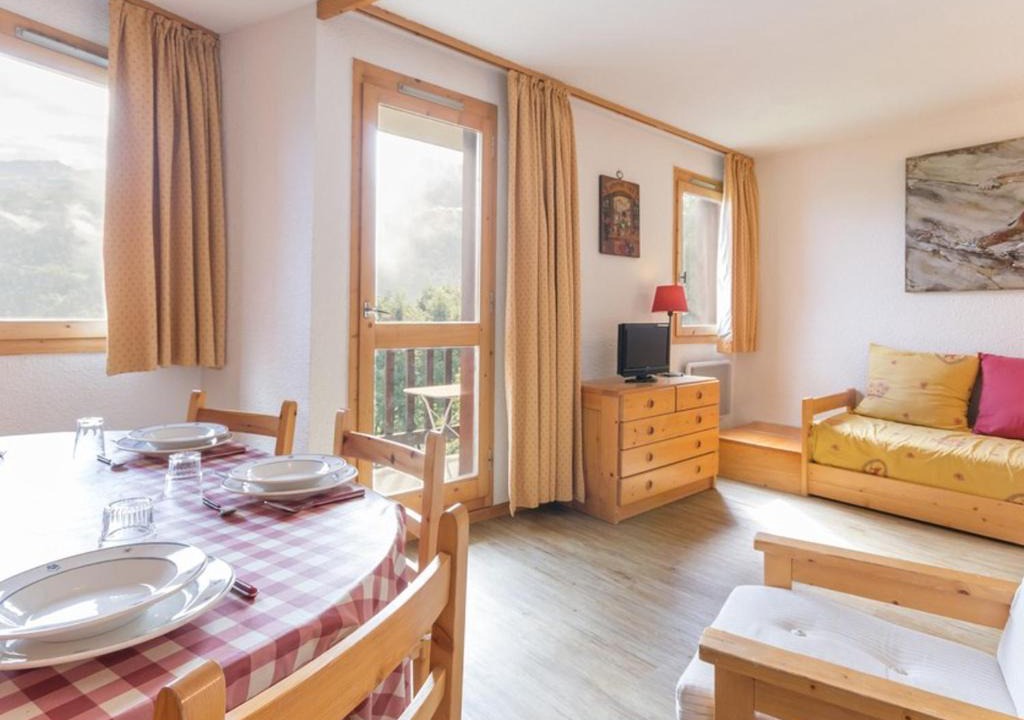 Montchavin Apartment | Apt Chaleureux Proche Pistes avec Balcon & TV - Montchavin - FR-1-181-2506