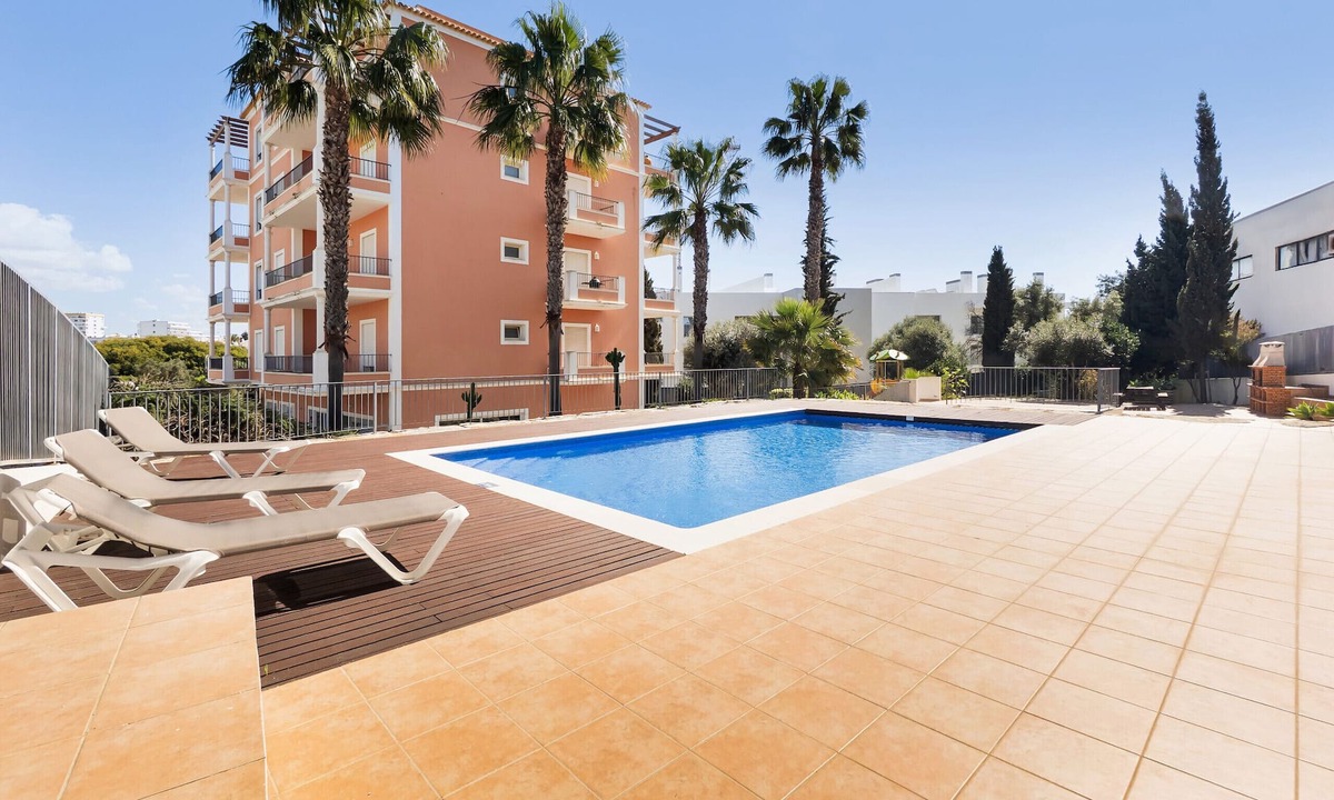 Correeira Apartment | Apt. Deluxe OCV - Pool & Albufeira View