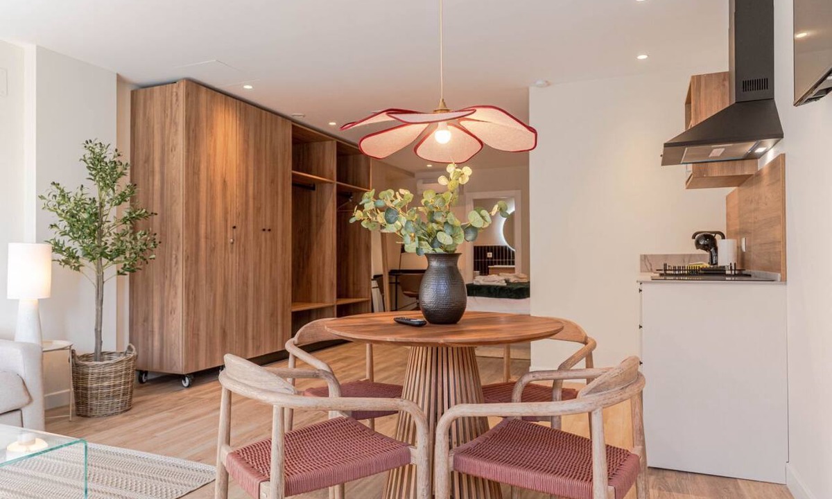 Plaza de Toros-Doctores-San Lazaro Apartment | Apt Generalife – Modern, Bright & Perfectly Located