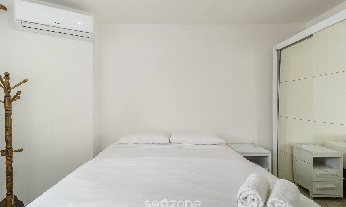 Ingleses Centro Apartment | Apt W/balcony 100m From Beach - Ingleses Eab203