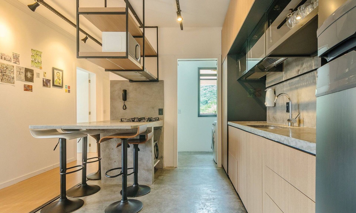 Lagoa da Conceicao Apartment | Apt w/Barbecue 650m From the Lagoon Ruh0109