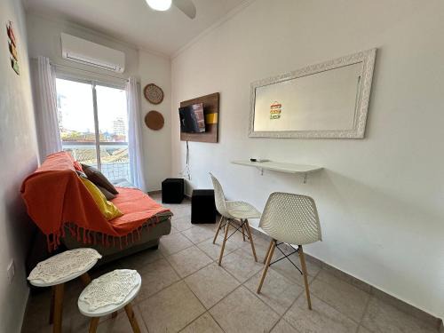 Mirim House | Apto com ar e garagem a 100m da praia