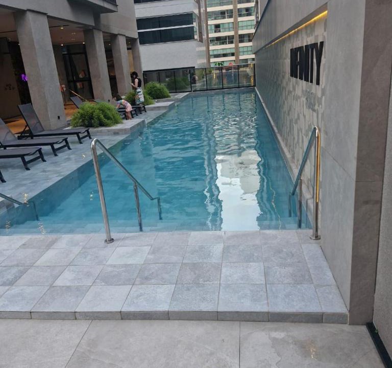 Centro Apartment | Apto em Itapema com acesso a piscinas,sendo uma aquecida e academia